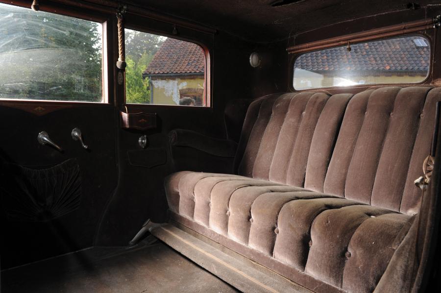 Cadillac Series 341 Sedan 1928 года  (фото 2 из 17)